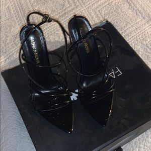 Strapped heel (NEVER BEEN WORN) 💜